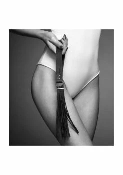 MAZE – Tassel Flogger – Black